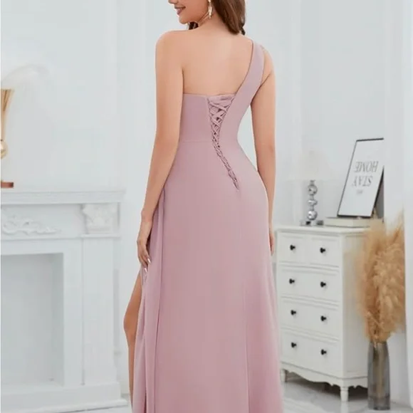 Formal rust colored bridesmaid gown or event gown. - Picture 4 of 4